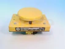 Allen Bradley 800P-F2YAV Allen Bradley 800P-F2YAV